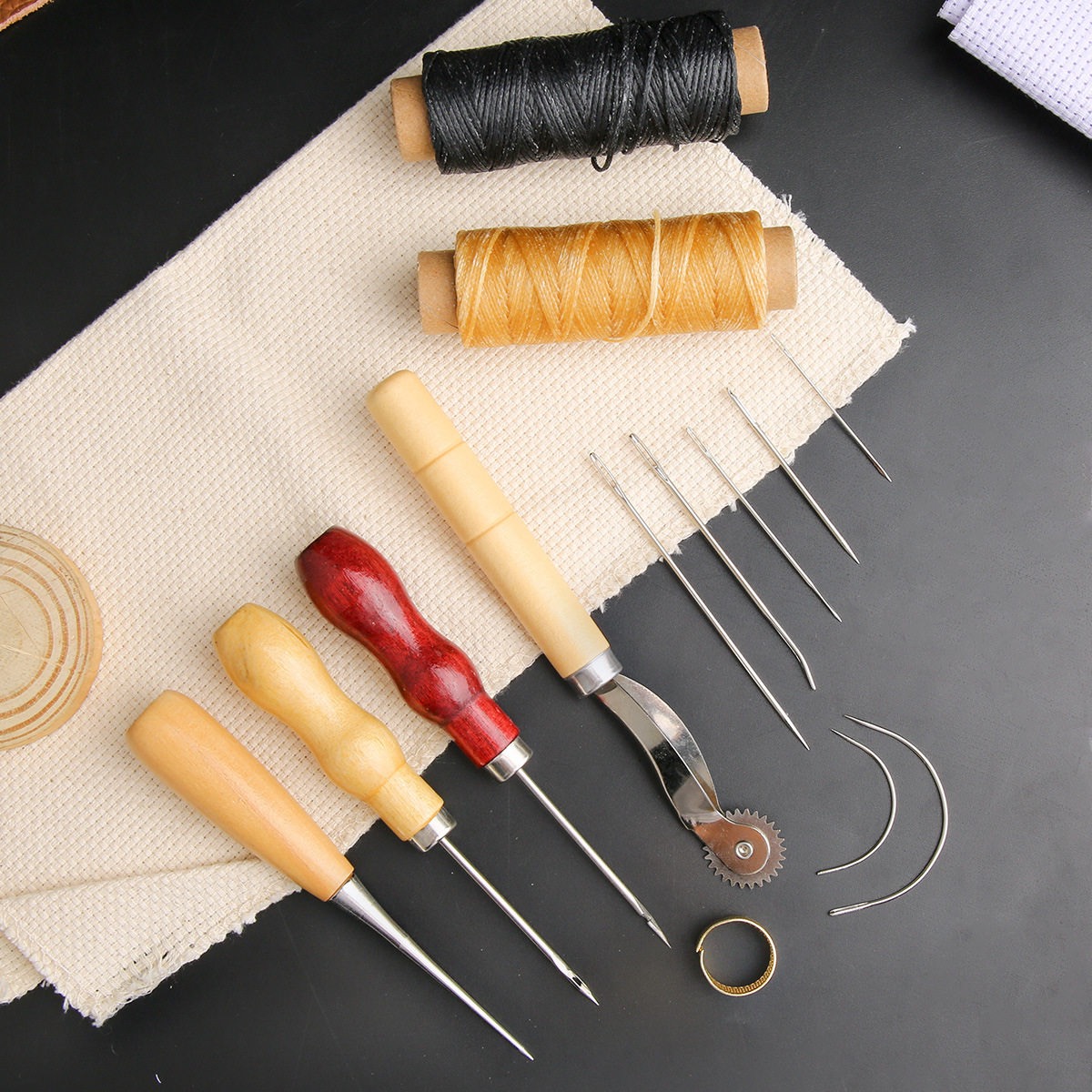 13 قطعة مجموعة الخياطة الجلدية - مراجعة Leatherwork Tool Kit وسعره