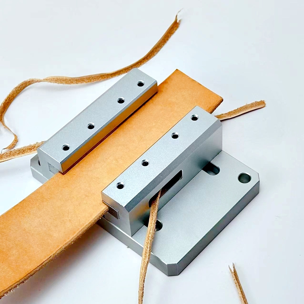 آلة تشذيب حواف الأحزمة، أداة ت - مراجعة Leather Works Belt وسعره